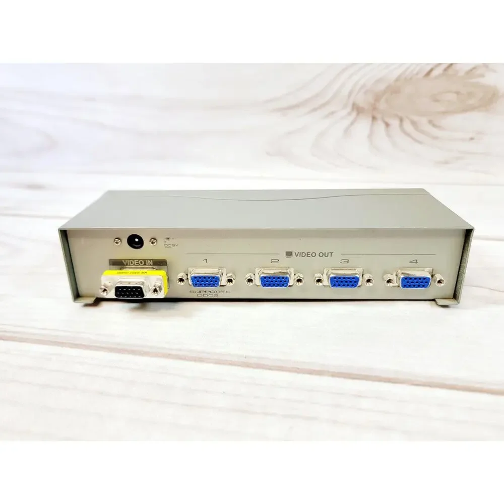 Aten 4 Port Video Splitter Model VS-94A 1 to 4 VGA Duplicator W/ AC Cord